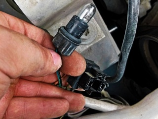 Замена ламп габаритов Chevrolet Orlando  