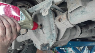 Замена масла в редукторе заднего моста Chevrolet Orlando  