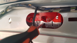 Замена ламп стоп сигнала Chevrolet Epica  
